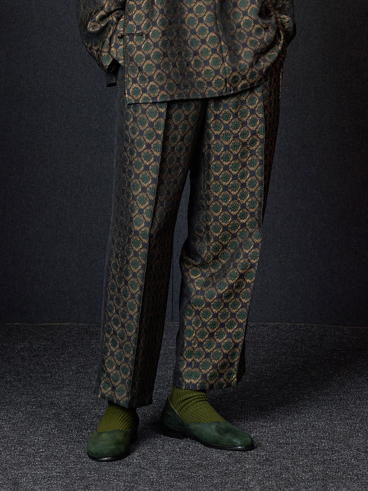 Dark Green Jacquard Wide-Pleat Cropped Pants