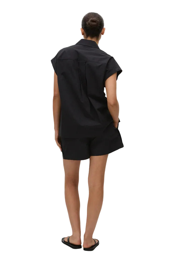 Relaxed Sleeveless Shirt