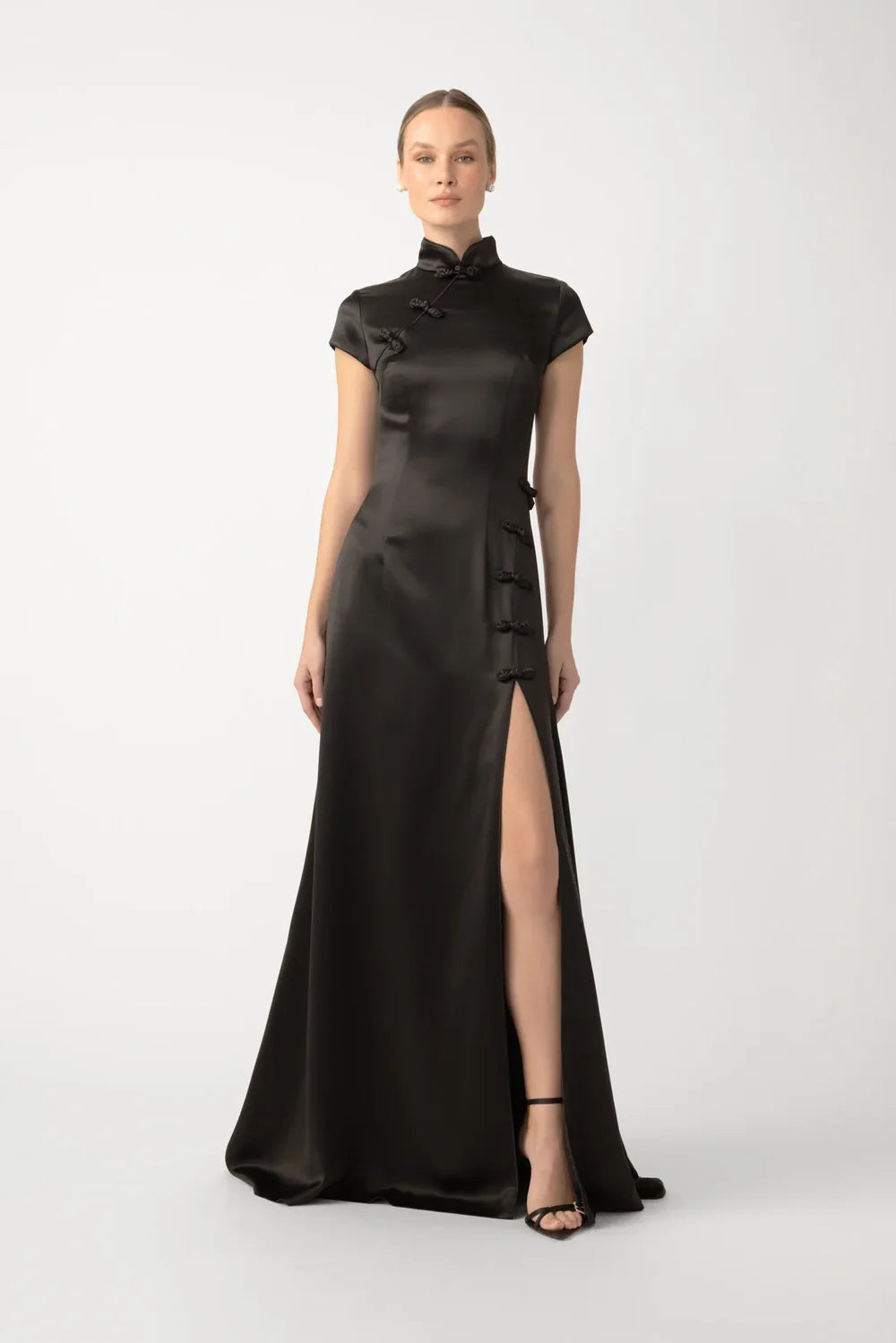 Pia Gown
