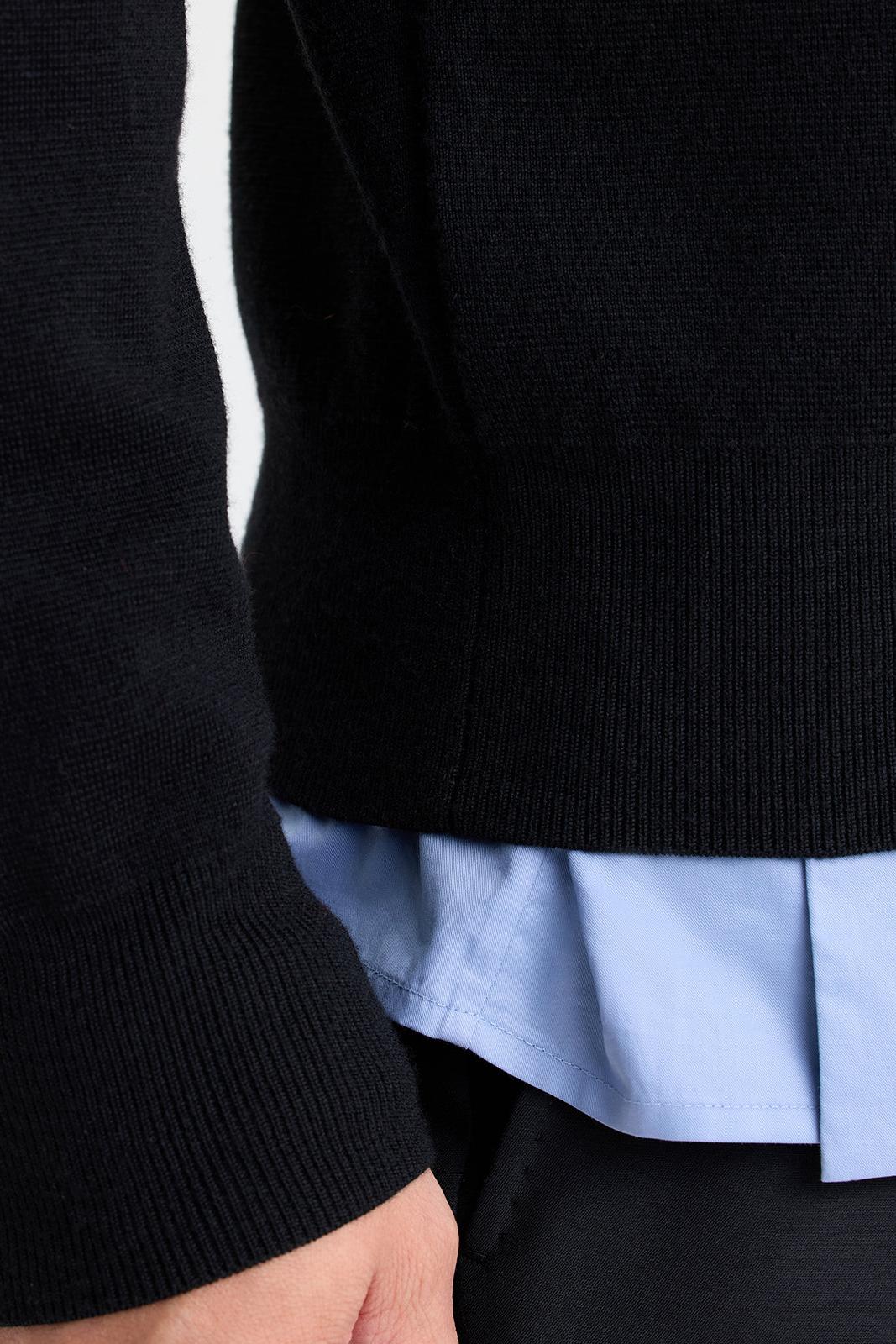 Black basic turtleneck knit top